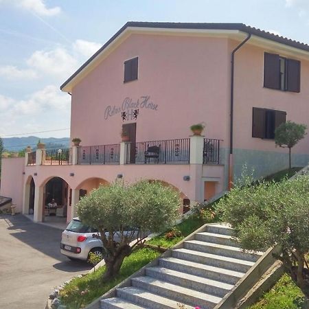 Relais Black Horse Millesimo Exterior photo