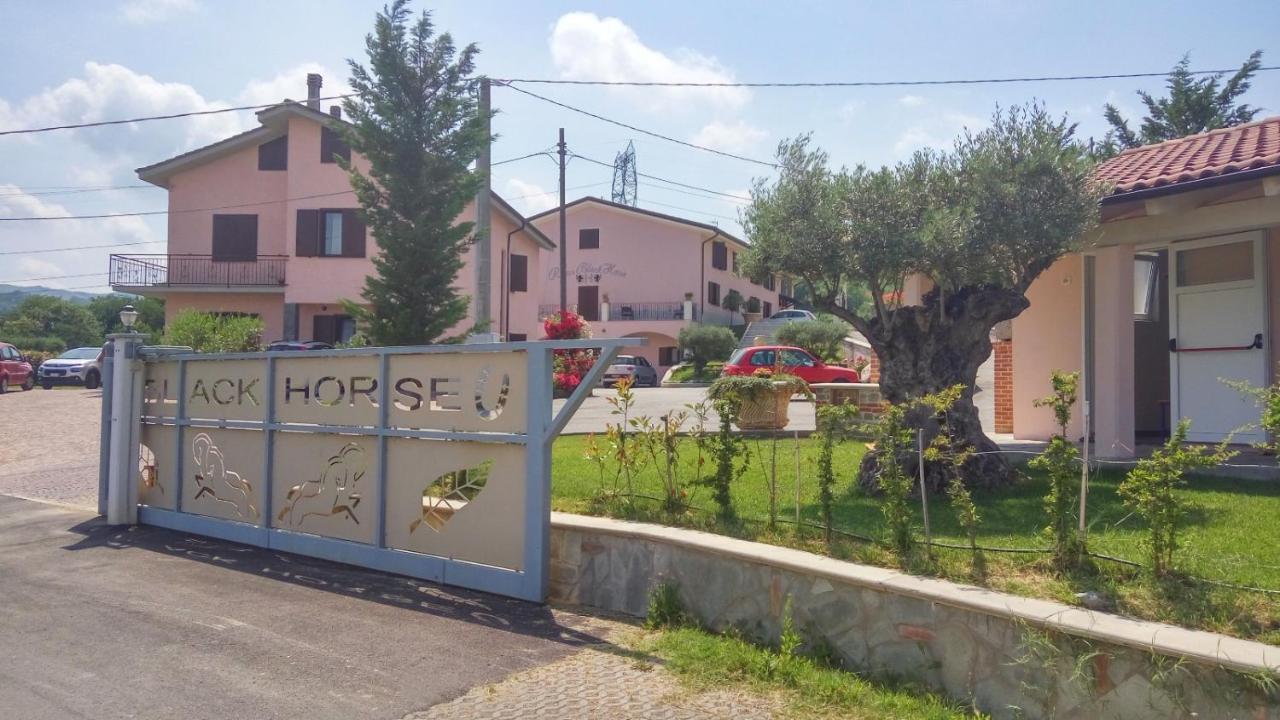 Relais Black Horse Millesimo Exterior photo